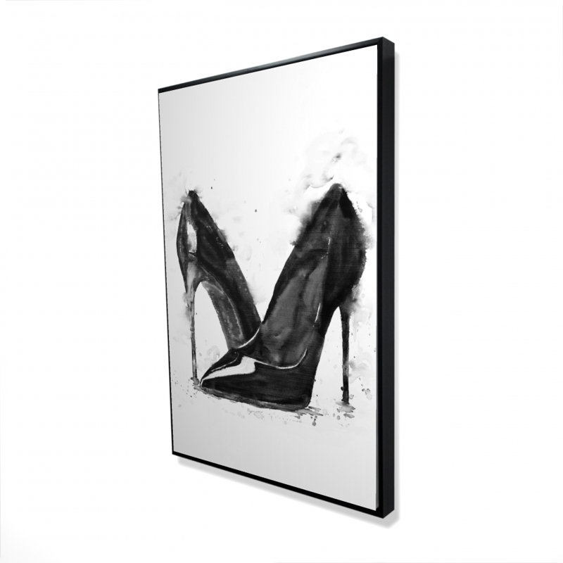 Chaussures noires à talons hauts - Décoration de chambre à coucher minimaliste