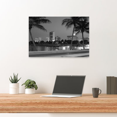 «1970S Night View Skyline with Palm Trees» Miami, Floride, États-Unis, rétro, rétro, palmier, architecture urbaine, art mural