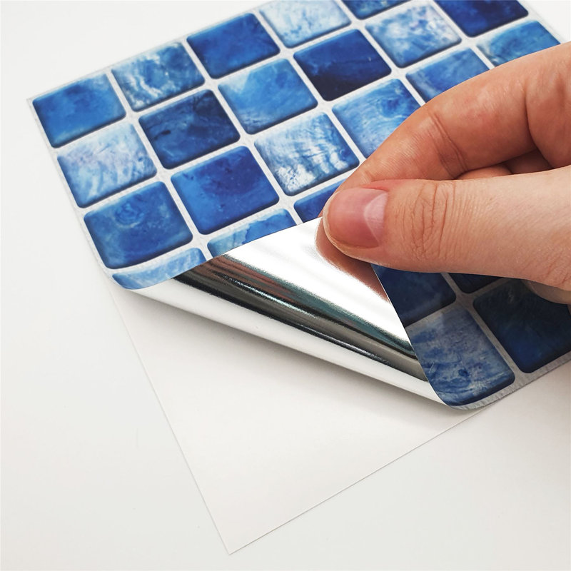Carreau de mosaïque pelez et collez en aluminium 107 po x 24 po, Bleu / blanc
