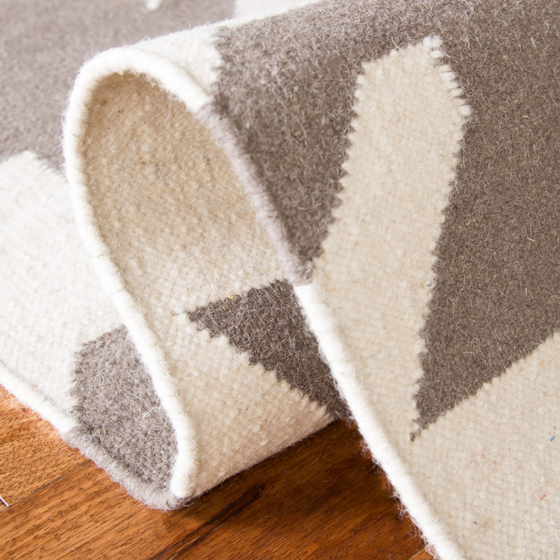 Rodgers Hand Woven Flat Weave Wool/Cotton Houndstooth Rug in Gray/Ivory, Runner 2'6" x 8'