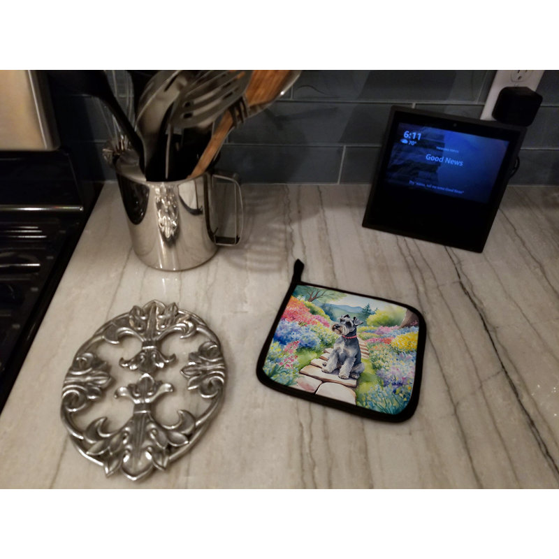 Caroline's Treasures Floral Polyester Potholder Set