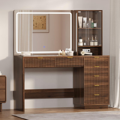 Meuble-lavabo cannelé avec grand miroir et lumières