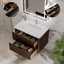 Meuble-lavabo mural moderne cannelé 24 po (chêne / noyer) - Lavabo intégré en acrylique avec tiroirs à fermeture douce, coins arrondis-1071910975