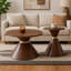 Ensemble de tables basses sculpturales gigognes avec finition noyer et base en acier au carbone