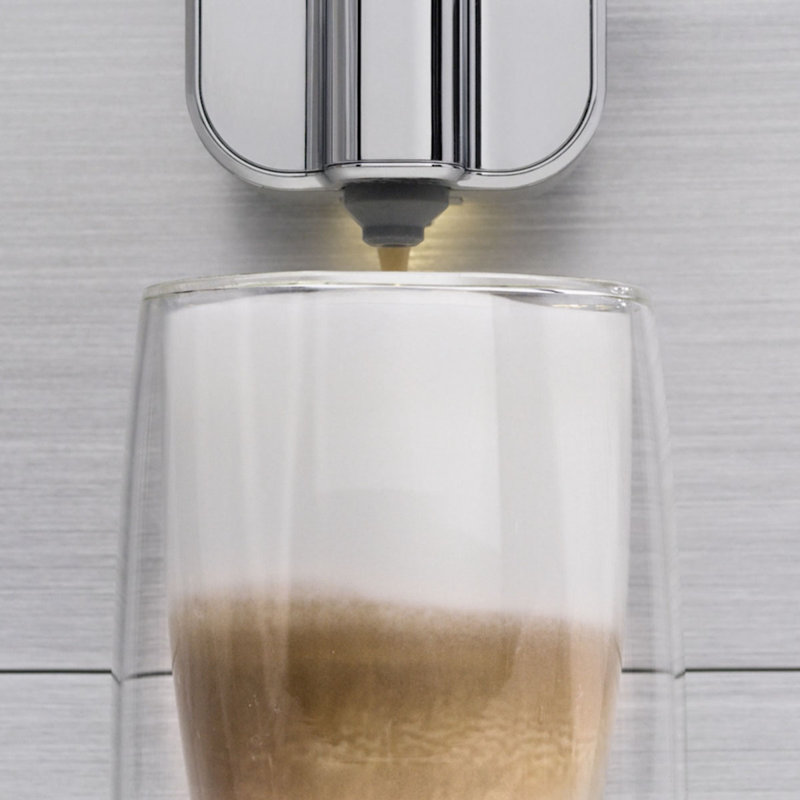 Smeg Fully Automatic Espresso Maker W External Milk Container, Matte White