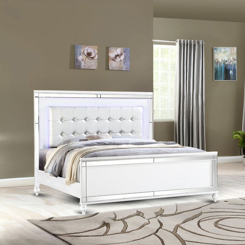 Très grand lit rembourré à DEL blanc avec cadre en bois, espace Pu Lean doux, éclairage personnalisable, taille élégante de la chambre à coucher, lit, blanc, structure du cadre, tête de lit élégante