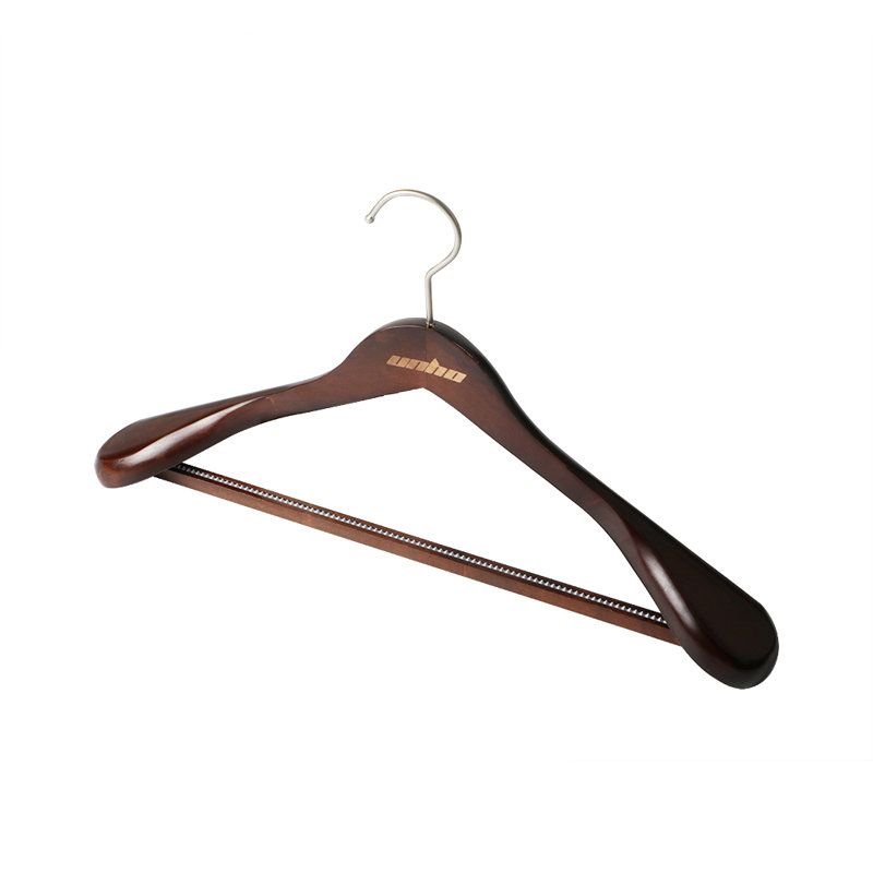 Cintre en bois antidérapant standard