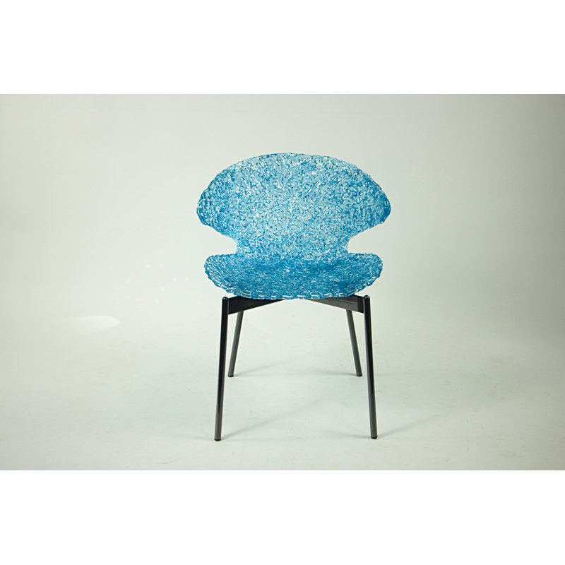 Swan Chair – Iconic Design With Elegant Light Reflection