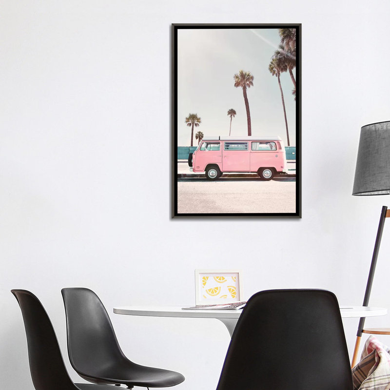 «Pink Van» par Sissi & Seb - reproduction de photo, H 40 po x l 26 po x P 1,5 po, Toile avec cadre gris, Pas de tapis