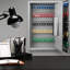 Armoire à clés réglable en acier gris avec serrure, capacité de 150 clés, fixation murale pour un accès facile, compartiments en acier, gestion efficace du montage