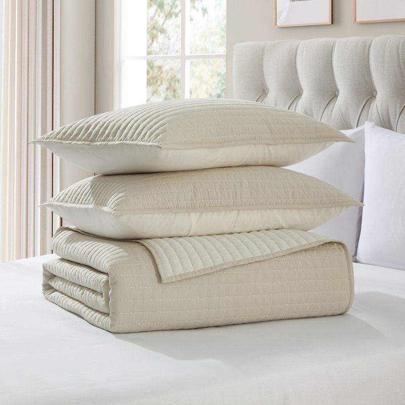 VCNY Home Embroidered 3-Piece Pick Stitch Microfiber Quilt Set, Queen Quilt + 2 Shams, Beige
