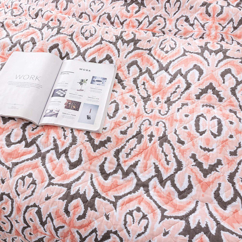 Floral Coverlet, Queen Coverlet + 2 Shams