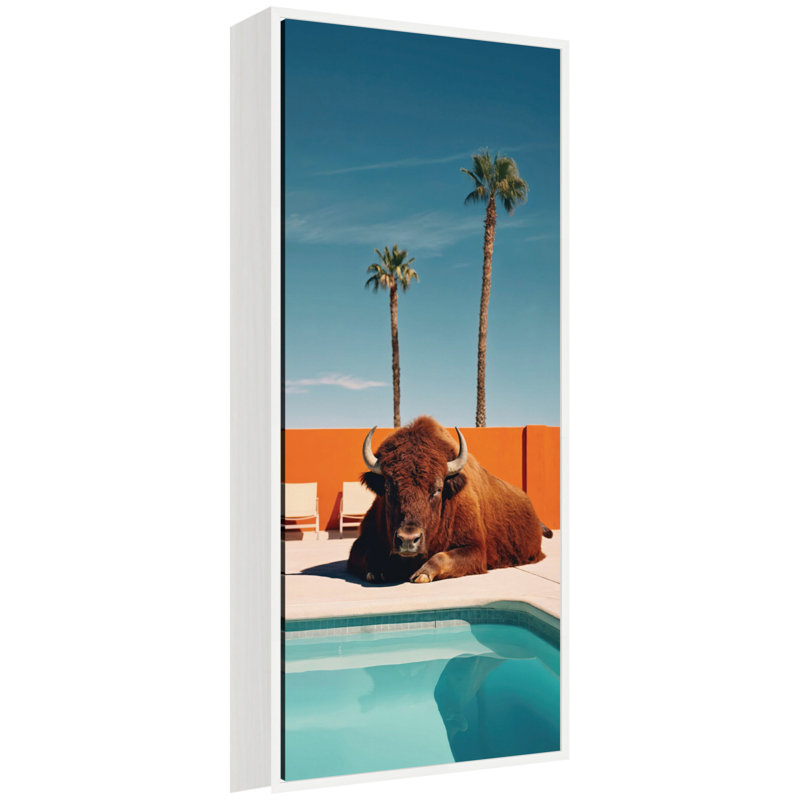 «Bison Chilling by the Pool in California» par Michael Schauer, reproduction d'art sur toile encadrée