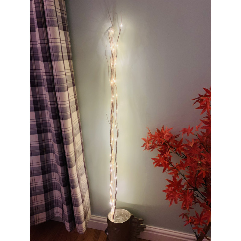 Thainara Lighted Trees & Branches