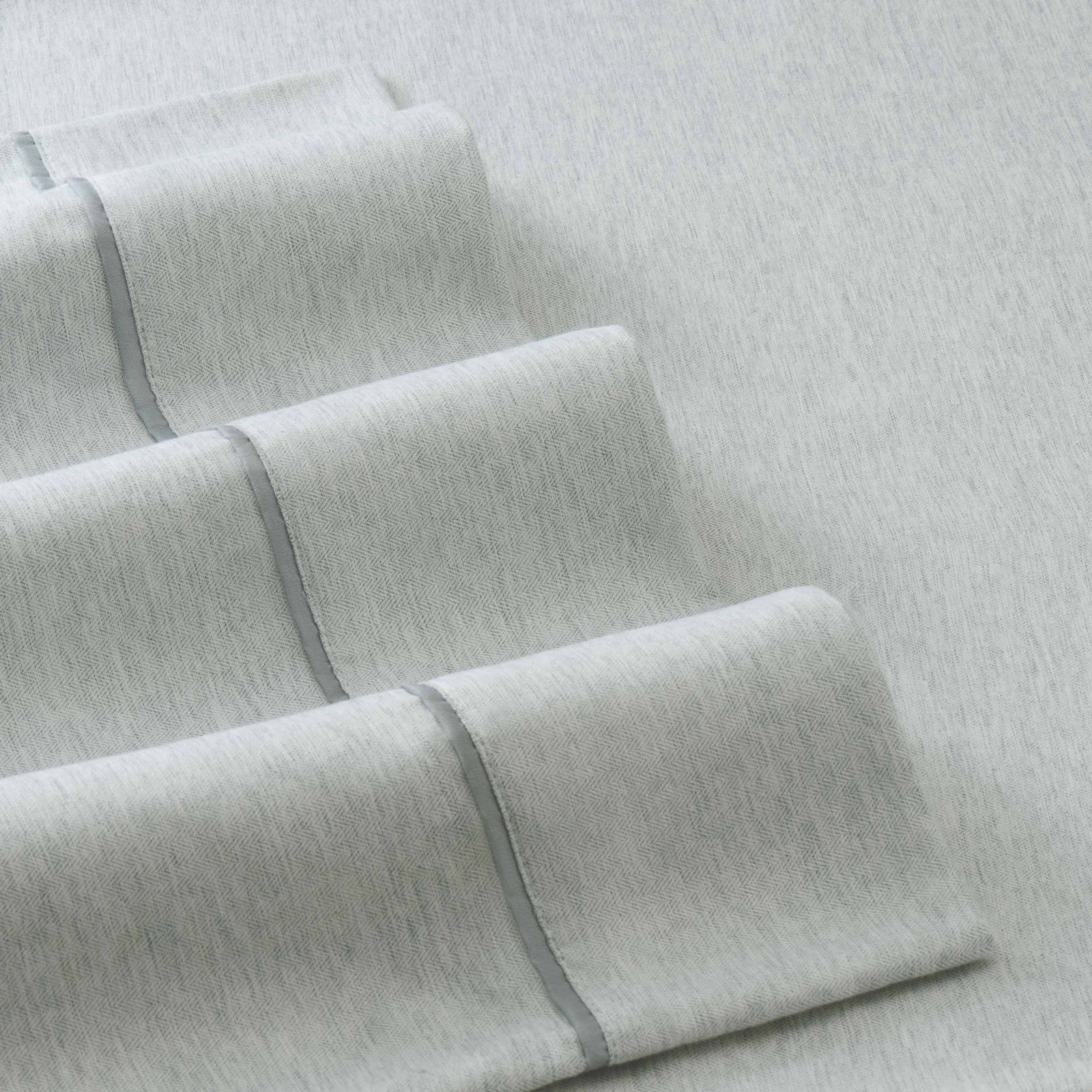 Martex Arcadia Heather Herringbone Sheet Set, Queen Sheet Set with Fitted Sheet + 2  Pillowcases, Gray