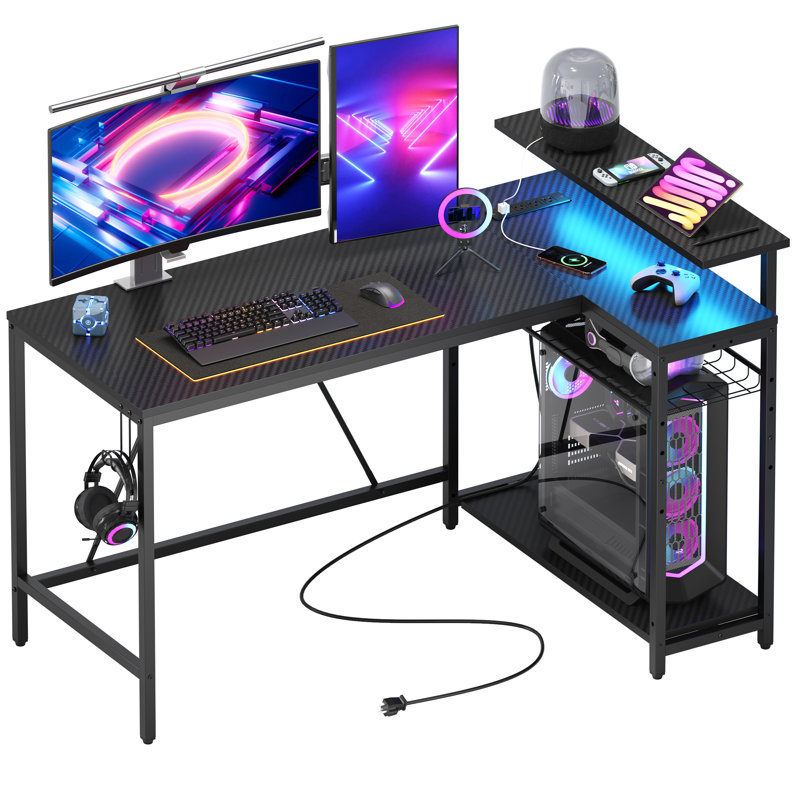 Bureau de jeu Aurora de 52 po avec DEL et prise électrique, bureau en L avec support pour écran, Noir