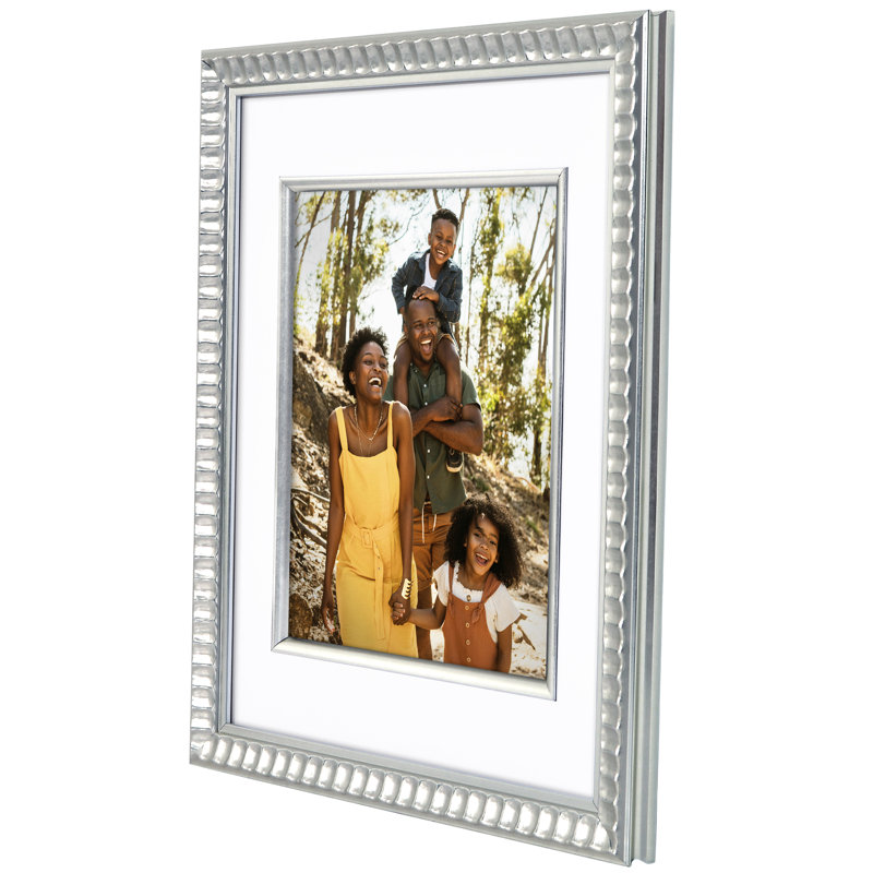 Cadre photo argenté avec passe-partout décoratif - verre incassable et support à chevalet, L 11 po x H 14 po