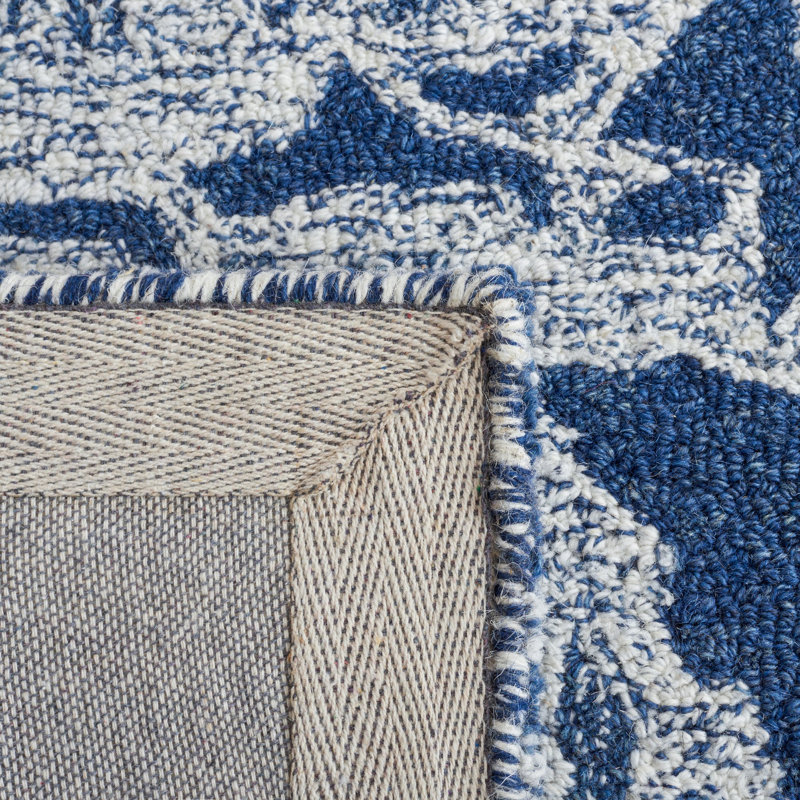 Ikat Hand Tufted Wool/Cotton Ikat Rug in Ivory/Blue, Rectangle 4' x 6'