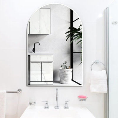 Miroir mural de salle de bain arqué argenté 20 po x 30 po, verre de 4 mm de hauteur, cadre rouille, solution incassable pour l'élégance, manuel d'installation