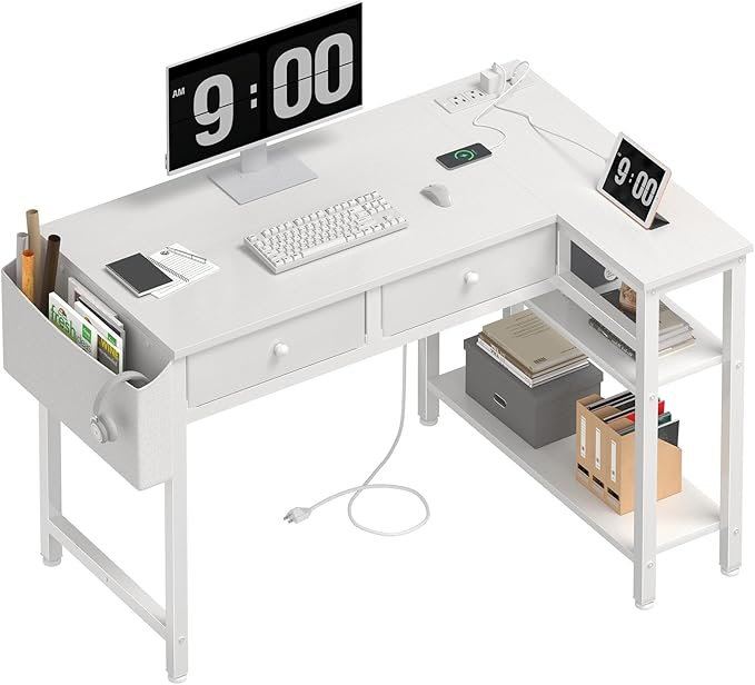 Petit bureau en L avec tiroirs et tablettes de rangement, bureau d'ordinateur de coin blanc avec prise de courant pour petit bureau à domicile ou chambre à coucher