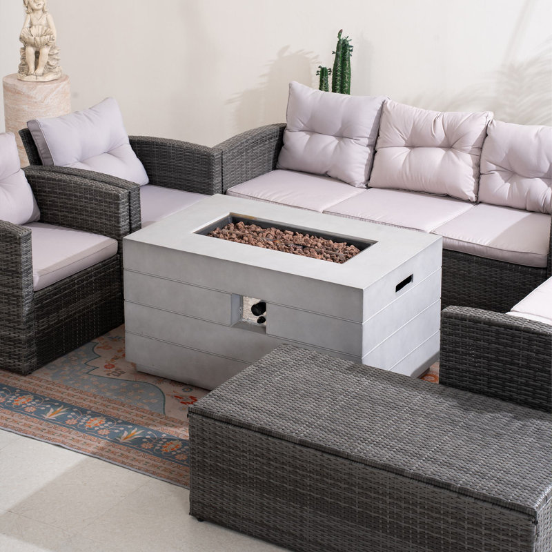 Petit foyer avec ensemble de conversation pour 7 personnes en osier / rotin 1503 avec coussins