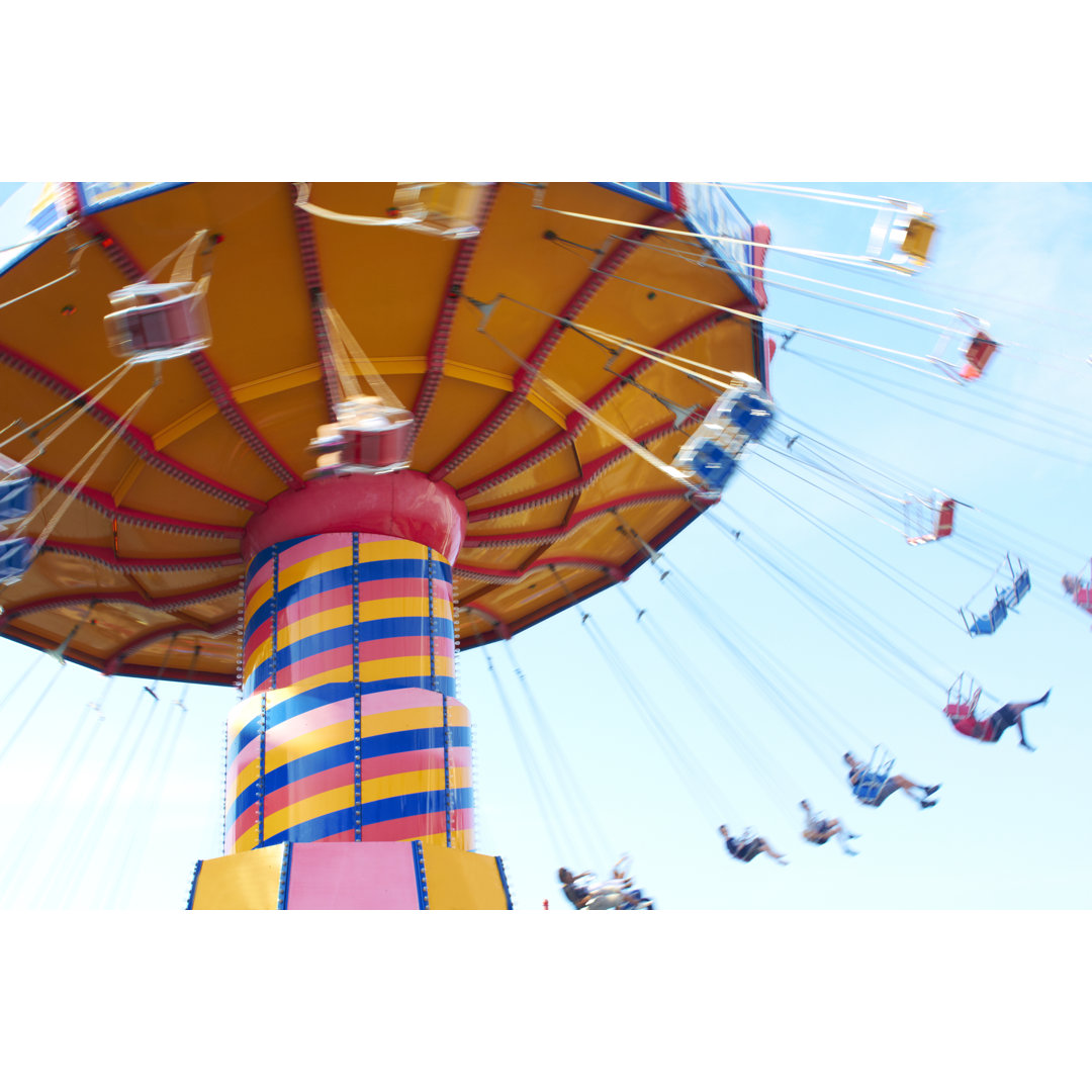 Carnival Swing Ride - Kunstdrucke auf Leinwand ohne Rahmen