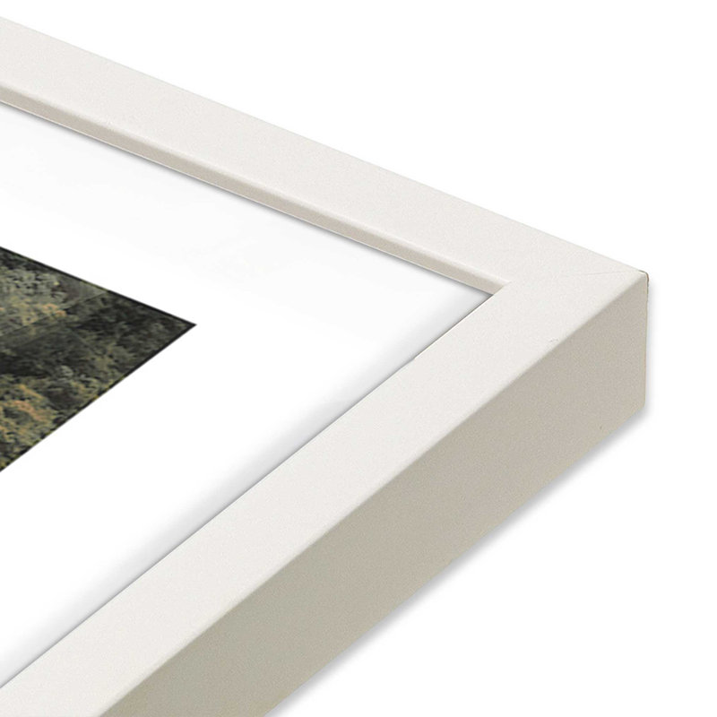 «Lakeside Mansion», dans un cadre,, Cadre opaque blanc, H 13 po x l 17 po x P 1,25 po
