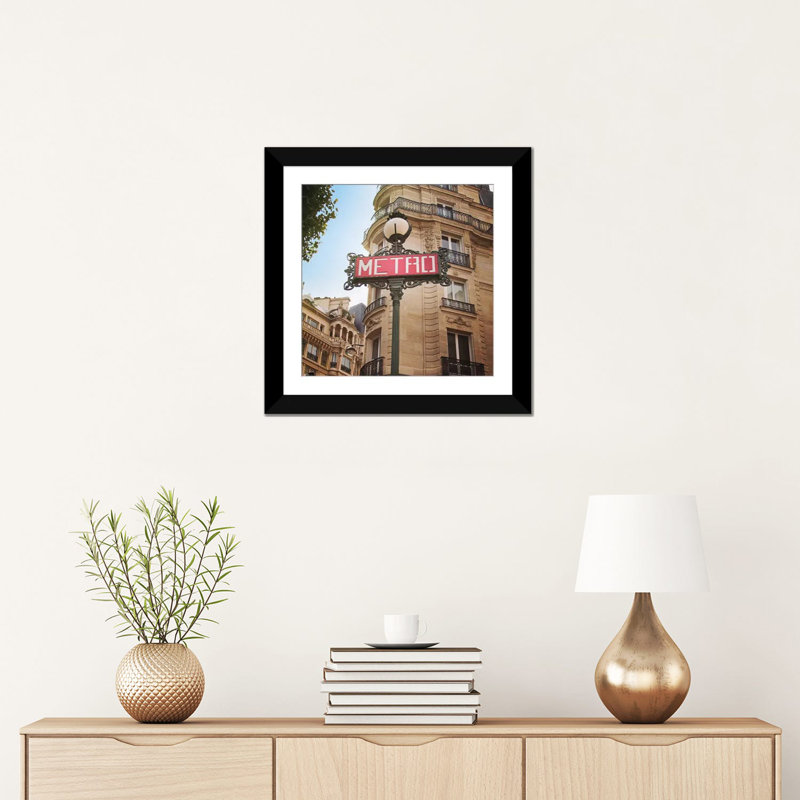 « paris moments vii », reproduction de photo sur toile tendue, H 24 po x l 24 po x P 1 po, Papier d'art encadré noir, Blanc
