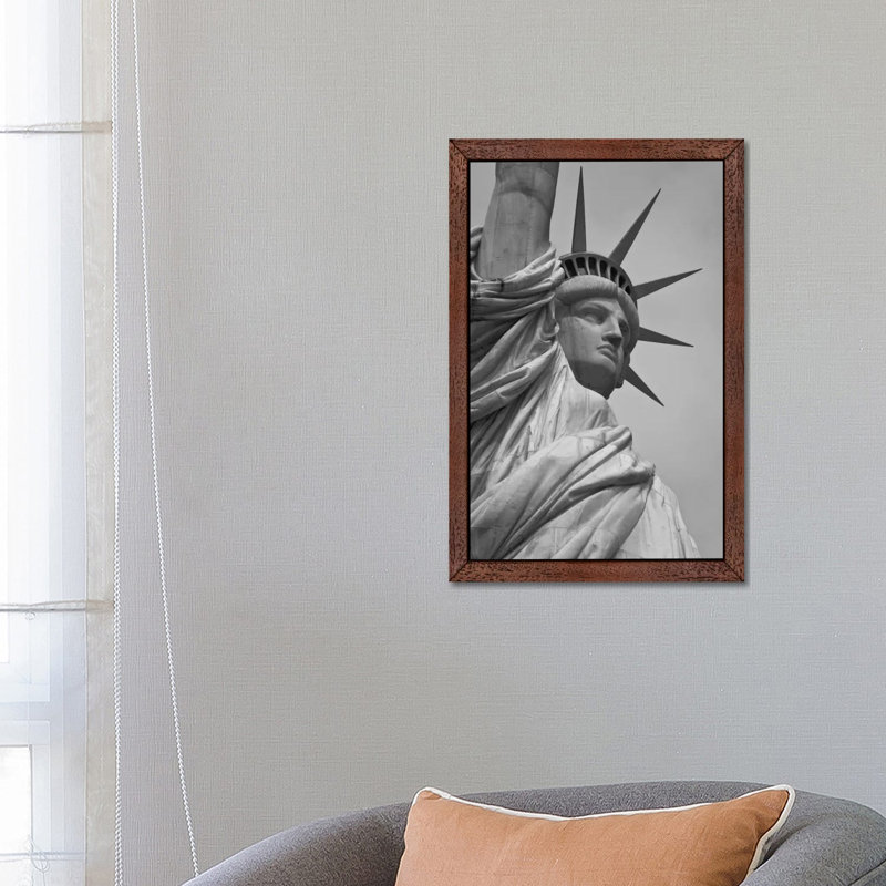 Statue of Liberty Black and White 1 Piece Wall Art on Canvas, 101.6 cm H x 66.04 cm W, Brown Floater Framed