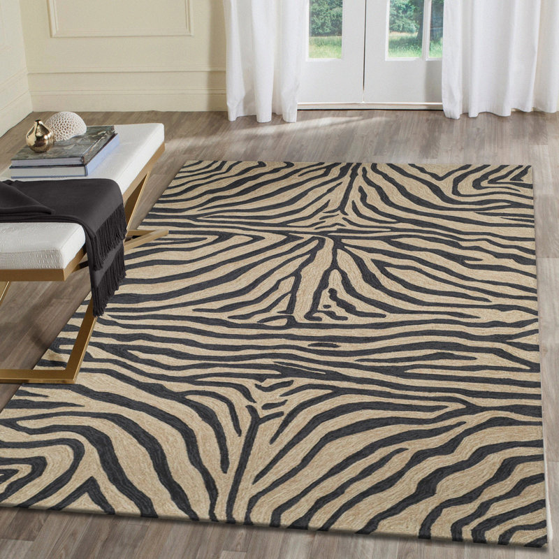 Anavae Hand Tufted Animal Print Indoor / Outdoor Rug, Rectangle 5' x 7'6"