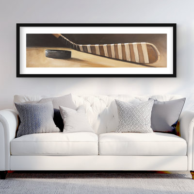 Stick and Hockey Puck - noir, reproduction encadrée