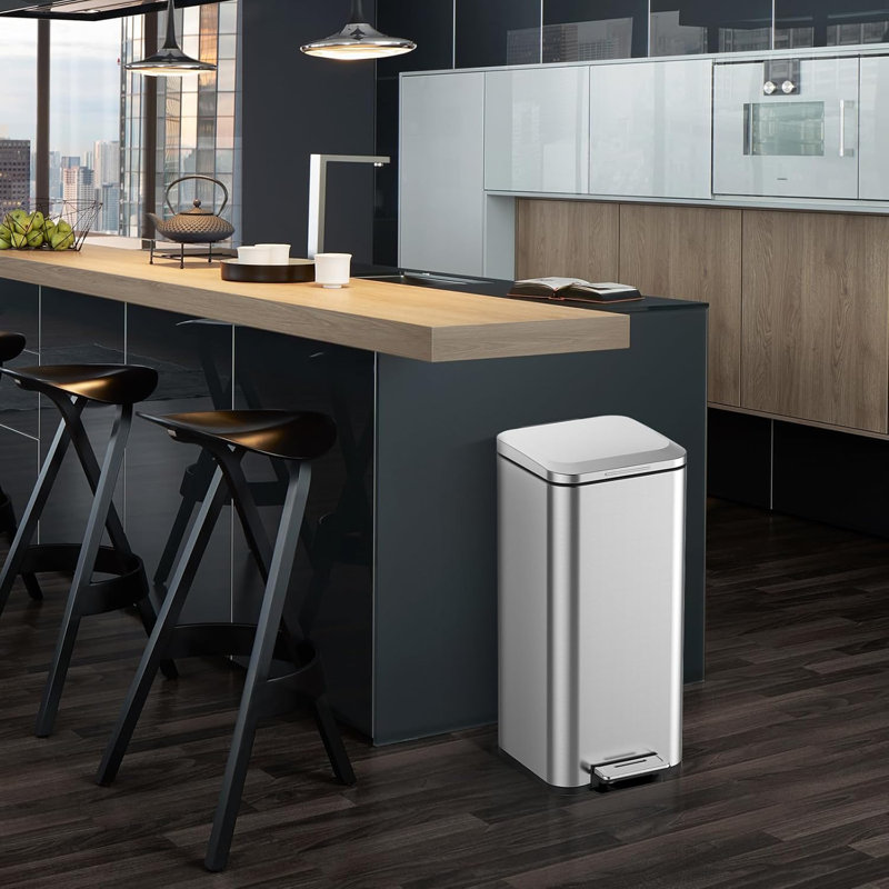 Silver 30L Fingerprint Resistant Galvanized Step Trash Can