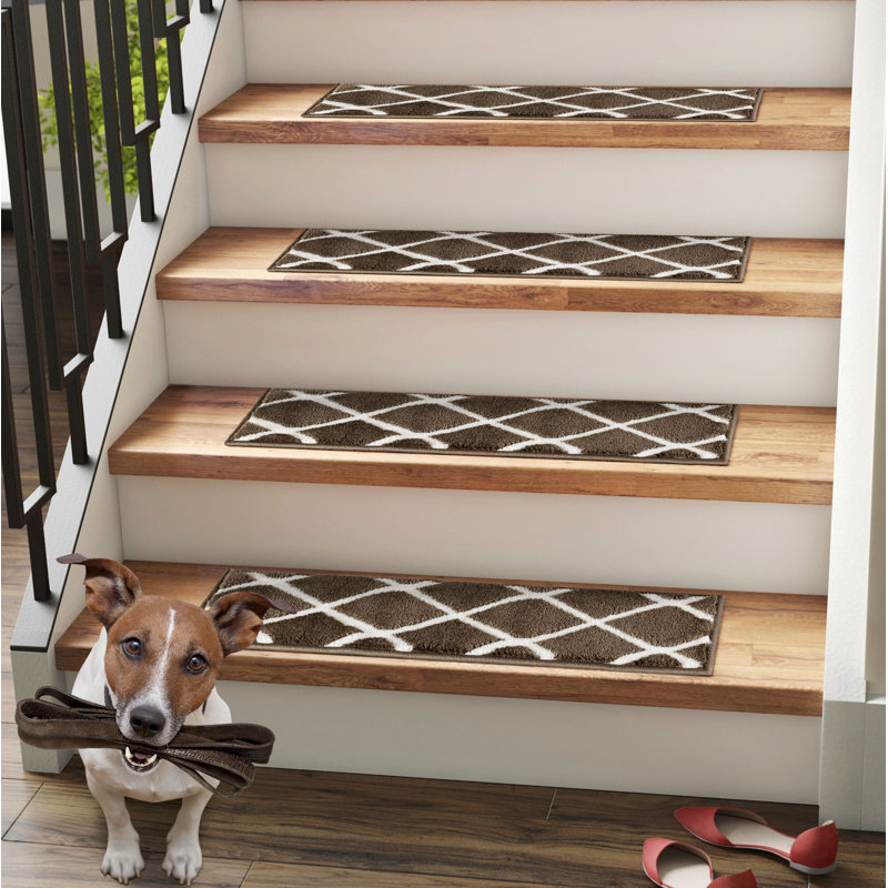 Tapis d'escalier moderne et géométrique, Brun