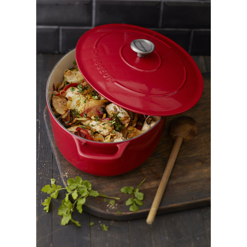 Chasseur 4.5L Cast Iron Round Casserole Dish, Red, 22 cm