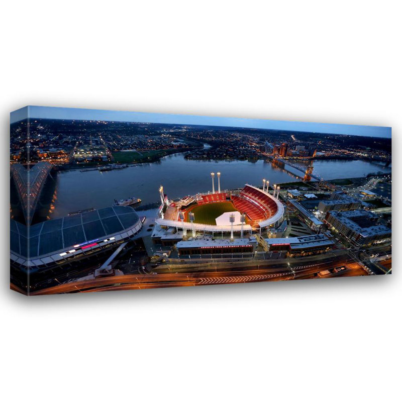 Great American Ballpark, H 21 po x l 40 po