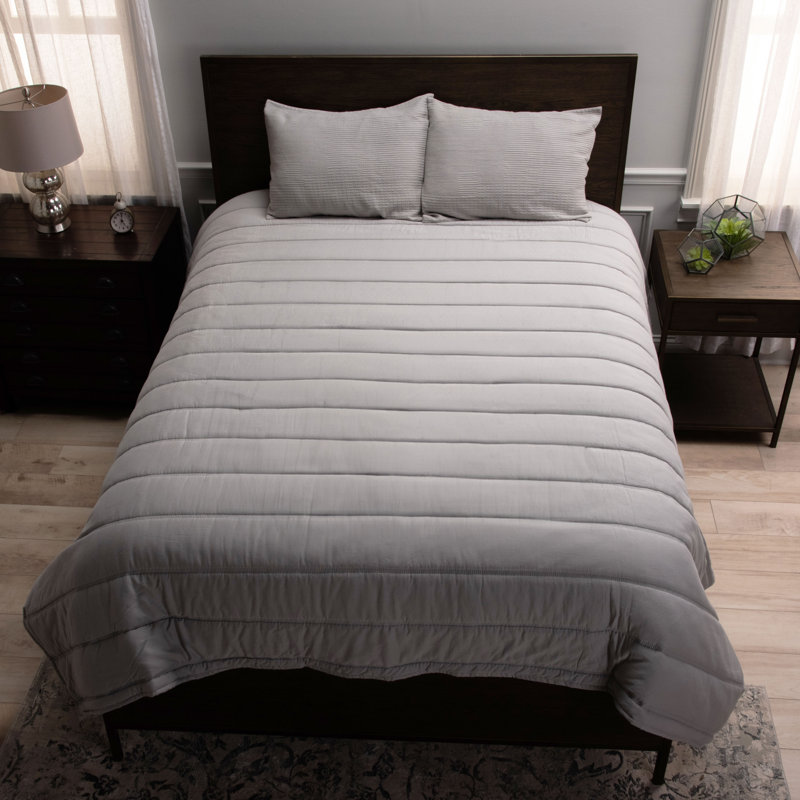 Literie , Courtepointe grand + 2 couvre-oreillers standard