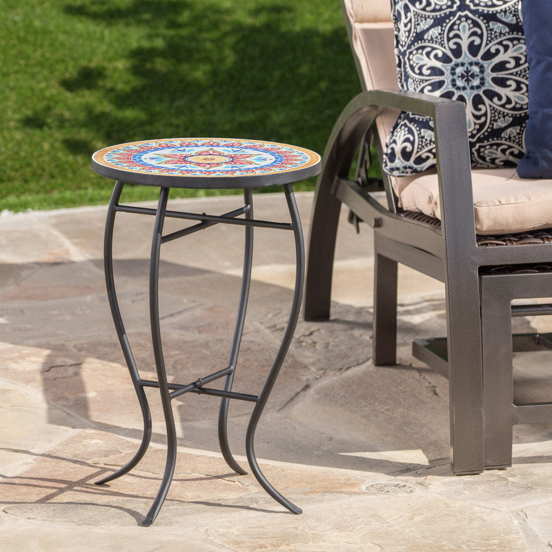 Table d'appoint ronde 21 "en mosaïque rouge avec pieds courbés en fer, Rouge