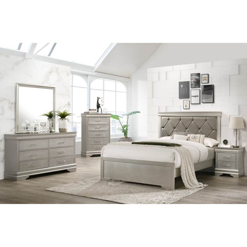 Très grand lit en bois avec tête de lit tapissier couleur beige et texture crocodile Champagne, Très grand lit