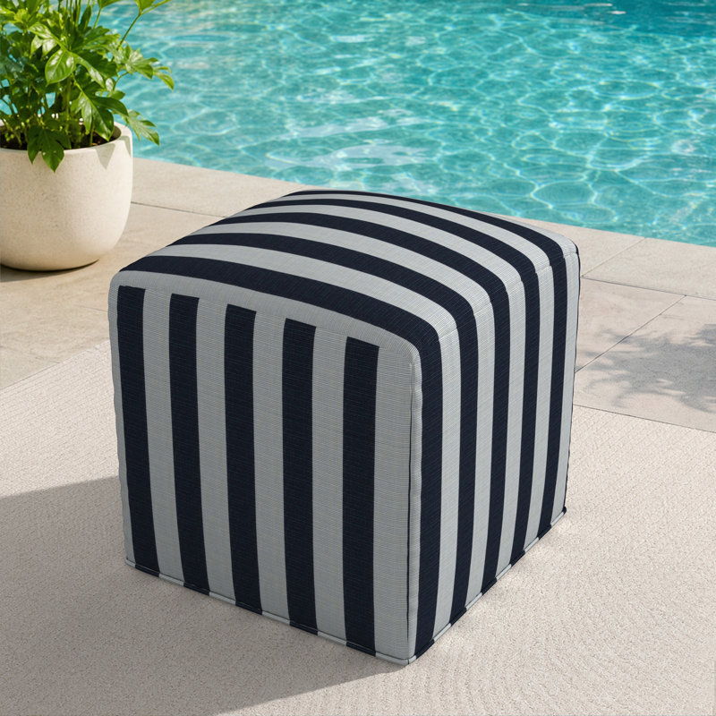 Repose-pieds rembourré Praia Sunbrella, H 18 po x l 18 po x P 18 po, Sunbrella® rayé à brume expressive