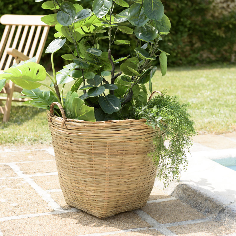 Akil Pot Planter
