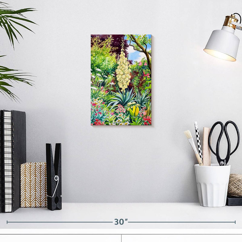 Jardin Harnek avec yucca en fleurs, H 12 po x l 8 po