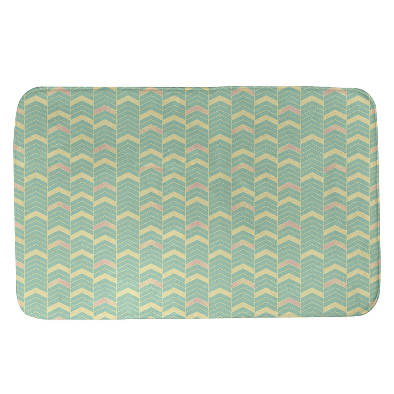 Tapis pour salle de bain lineed chevrons Stephenie, l 17 po x L 24 po, Vert rose / jaune