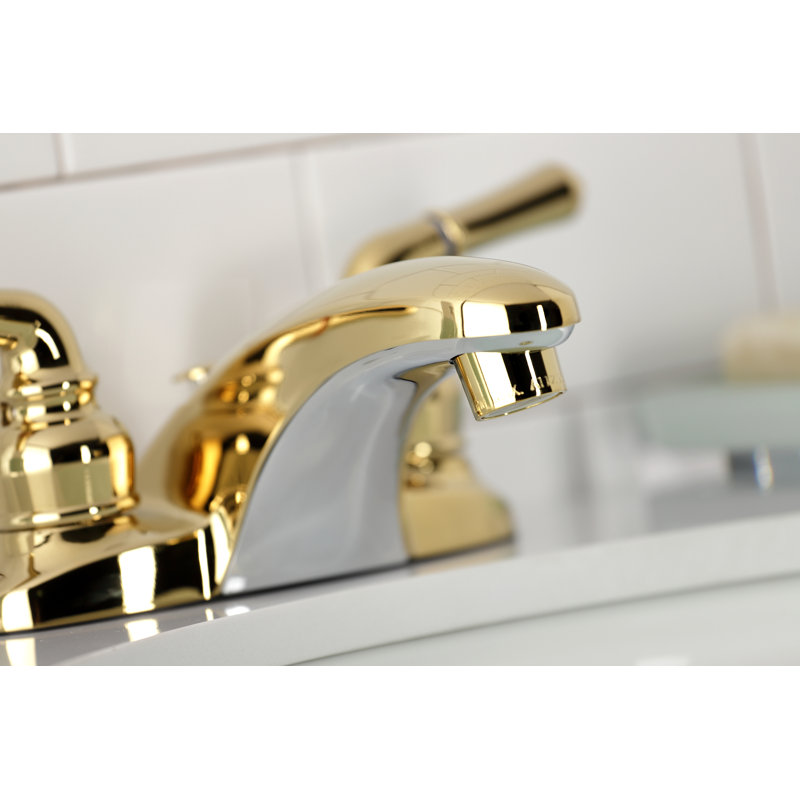 Robinet de salle de bain central à 4 poignées à 3 poignées à 3 trous Kingston Brass Magellan, Laiton poli, Bonde rétractable