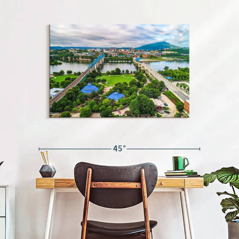 Chattanooga Tennessee, 26" H x 39" W