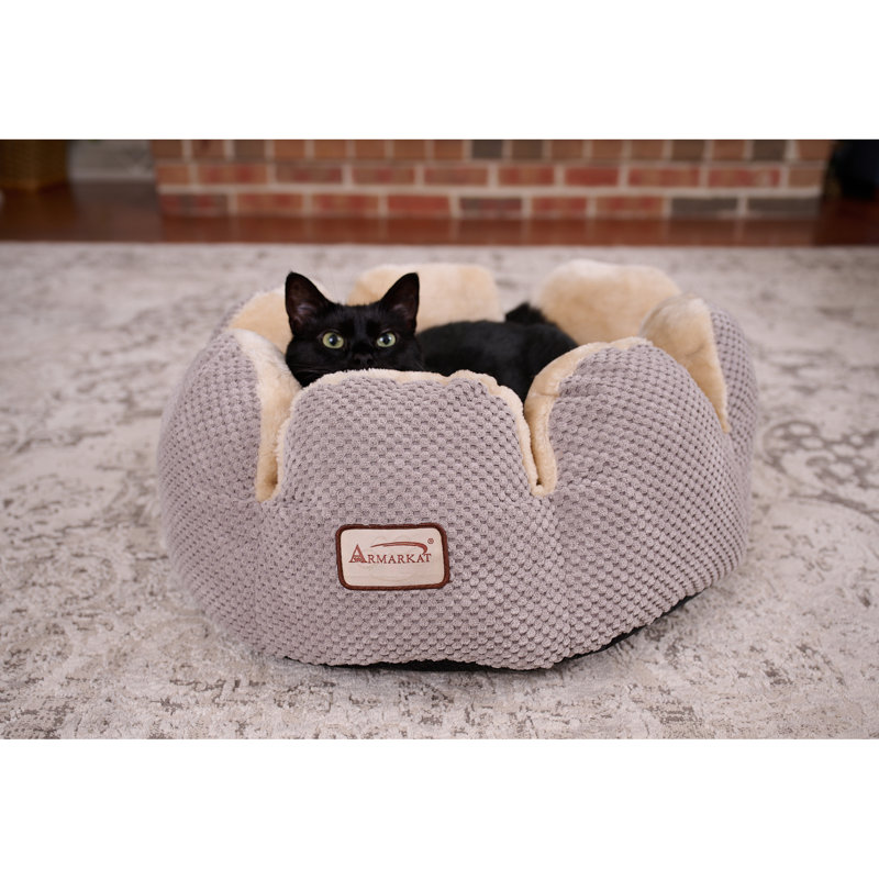 Lit pour chat en peluche avec côtés hauts, texture de gaufres rondes grises de 18 pouces et long nid en peluche crème pour chats et chatons - Cozy Cuddler (C110)