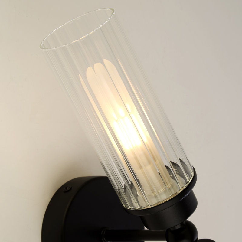 Daeshawna Wallchiere, Matte Black