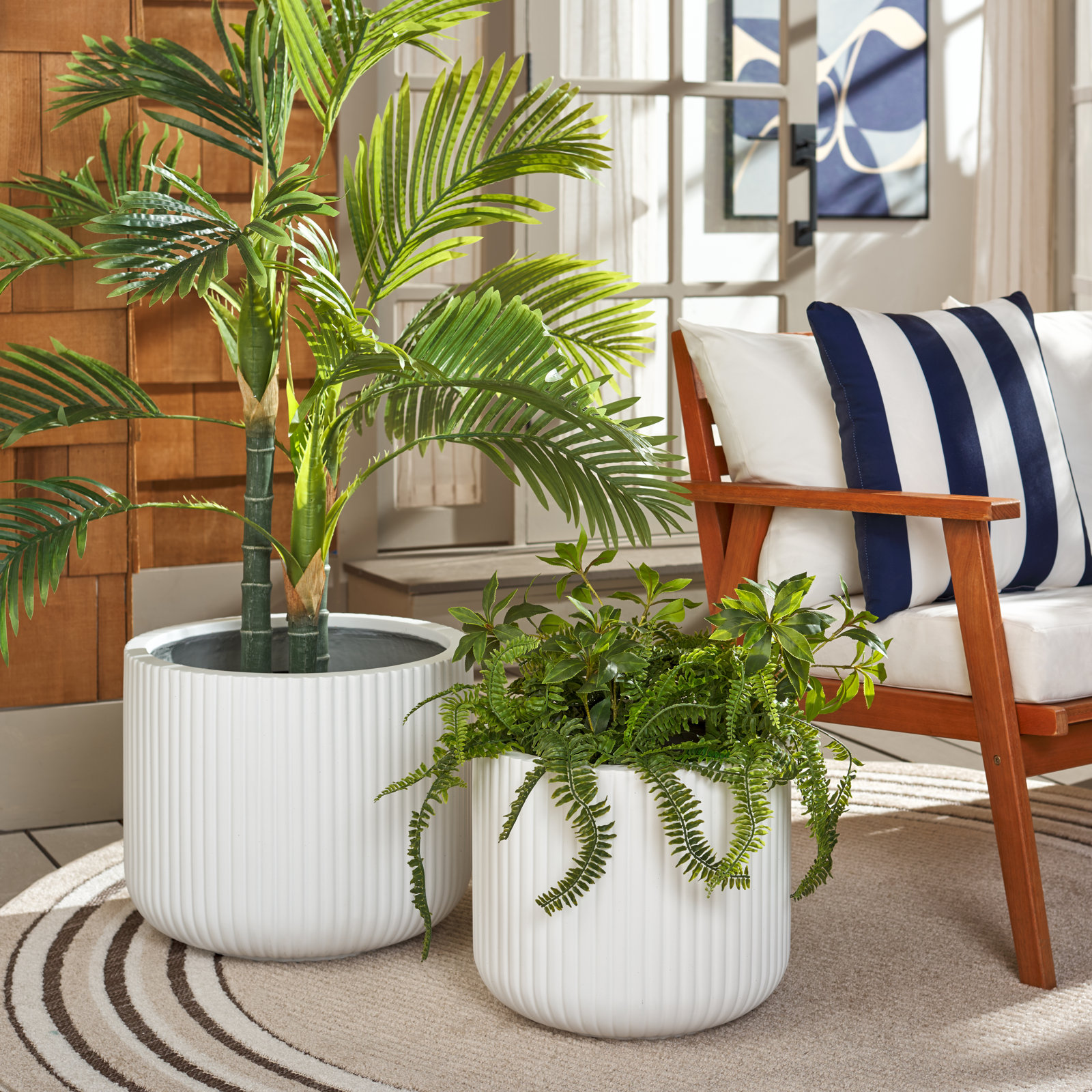 Milano 18" Pot Planter, White
