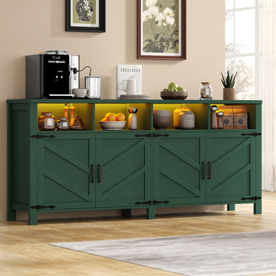 Buffet intelligent 63 "avec prises de courant et lumières à DEL RVB contrôlées par l'application, grande armoire de rangement de cuisine de ferme avec 4 portes et tablettes ouvertes, armoire à café-bar pour la salle à manger, entrée, vert