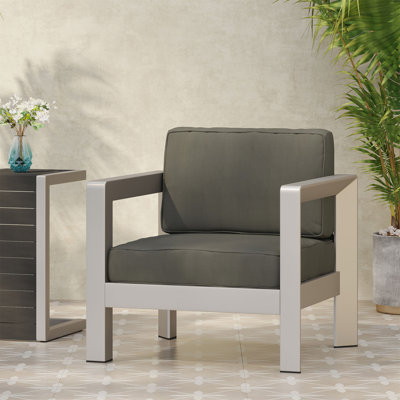 CHAISE CLUB