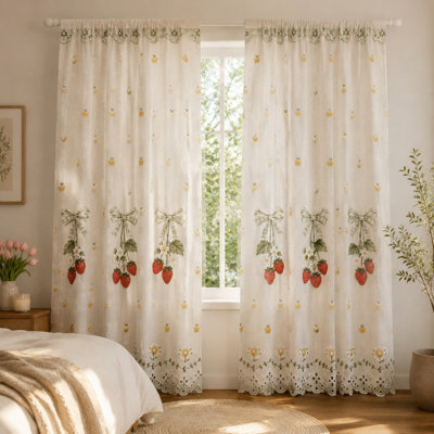 Ensemble de 2 rideaux vintage à motif floral fraise, style shabby chic, bordure en dentelle, œillets pour tringle, parfaits pour la cuisine, le salon ou la chambre, décoration de style ferme.